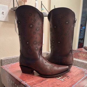Brown cowgirl boots